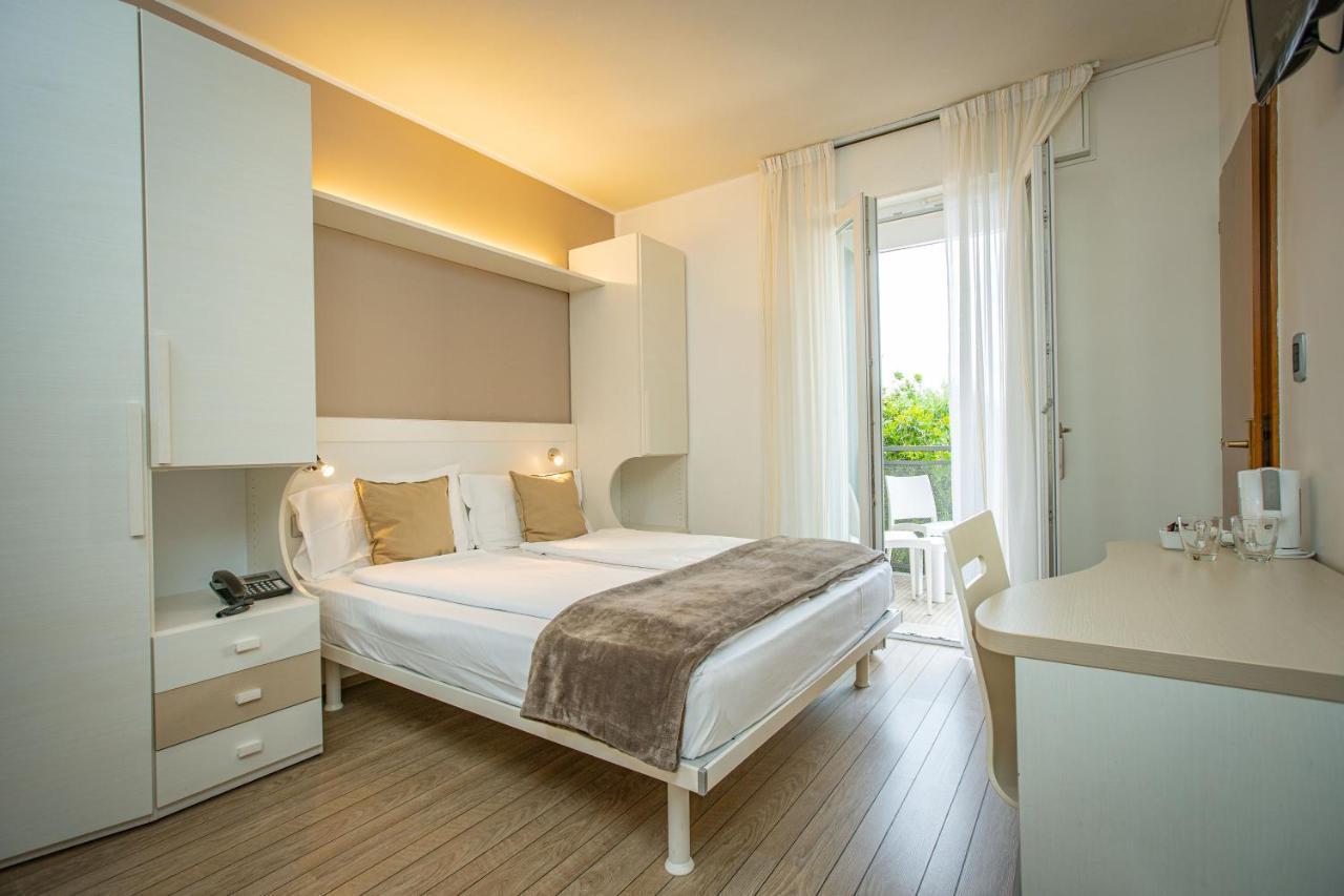 Hotel Villa Alberta Nago Buitenkant foto
